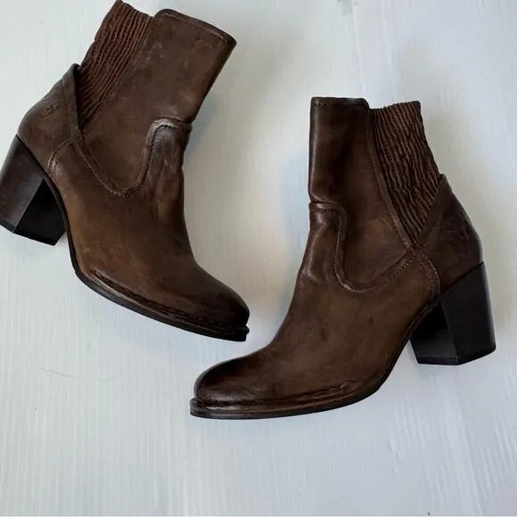 Frye Lucinda Scrunch stretch shin high boots size 7 brown heeled