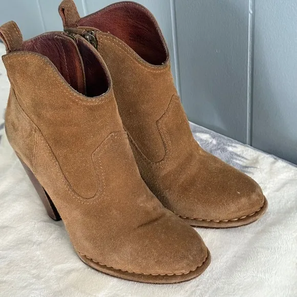 Frye Madeline Brown Suede Boots 6.5M Western Boho Chic Festival Short Booties