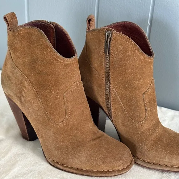 Frye Madeline Brown Suede Boots 6.5M Western Boho Chic Festival Short Booties