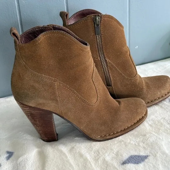 Frye Madeline Brown Suede Boots 6.5M Western Boho Chic Festival Short Booties