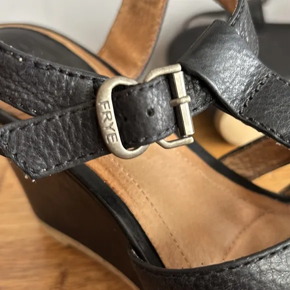 Frye Maye Vintage Ankle Buckle Black Leather Wedge Sandals with T-Strap