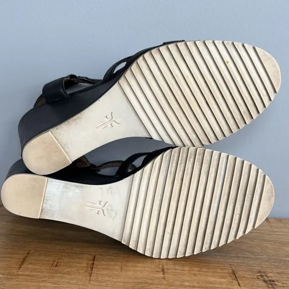 Frye Maye Vintage Ankle Buckle Black Leather Wedge Sandals with T-Strap