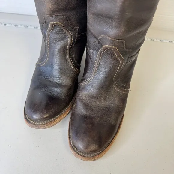 FRYE Mid Calf Dark Brown Genuine Leather Sturdy Riding Boots Size 5.5 Heel Flaw
