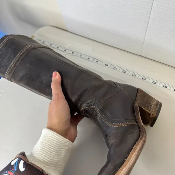 FRYE Mid Calf Dark Brown Genuine Leather Sturdy Riding Boots Size 5.5 Heel Flaw