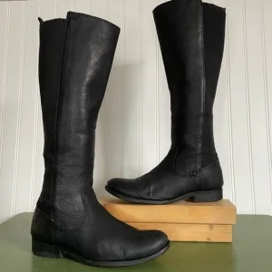 Frye MOLLY GORE Riding Boots in Black Buffalo Leather *Mexico*
