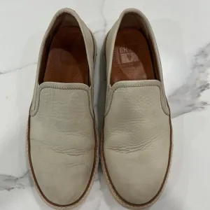 Frye Slip On Loafers Size 8.5 Cream Leather Venetian.
