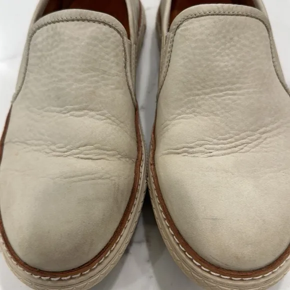 Frye Slip On Loafers Size 8.5 Cream Leather Venetian.