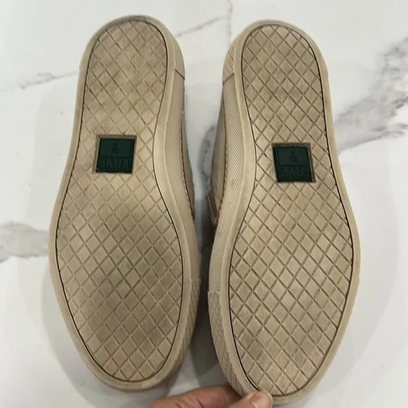 Frye Slip On Loafers Size 8.5 Cream Leather Venetian.