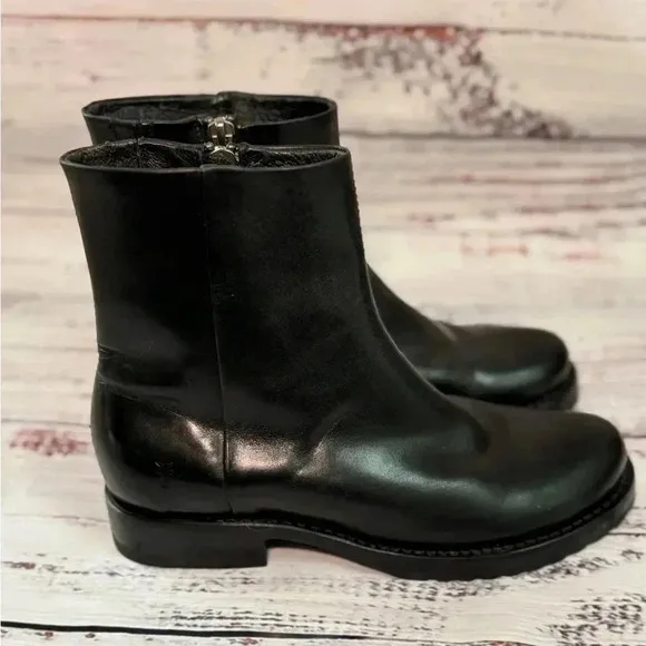 Frye Veronica Boots Black Leather Sz 6B Excellent condition