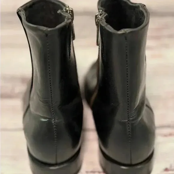 Frye Veronica Boots Black Leather Sz 6B Excellent condition