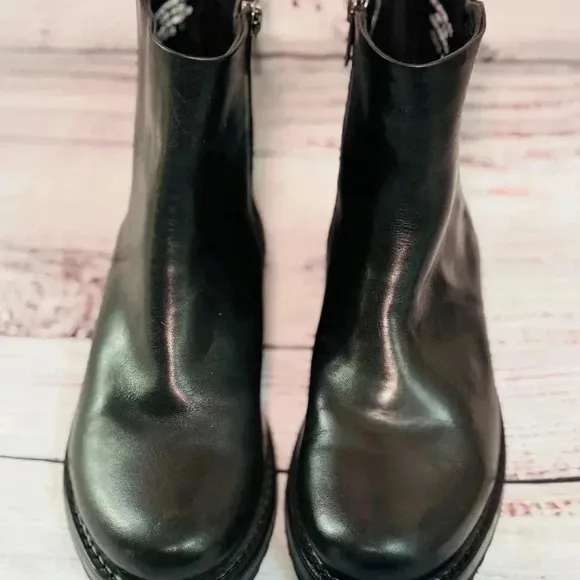 Frye Veronica Boots Black Leather Sz 6B Excellent condition