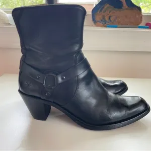Frye Vintage Romy Harness O-ring Black Leather Ankle Boots Western Boho 7.5