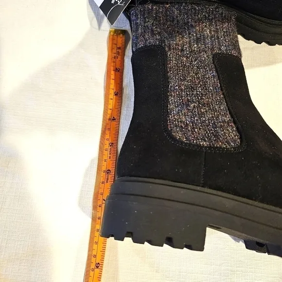 Gbg Guess Black AYLAN Sweater Detailing Zipper Boots- sz 5.5