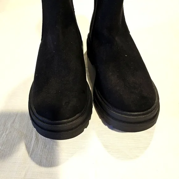 Gbg Guess Black AYLAN Sweater Detailing Zipper Boots- sz 5.5