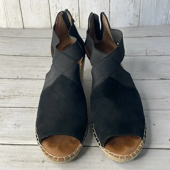Gentle Souls by Kenneth Cole Black Charli Crisscross Espadrille Wedge Sandals