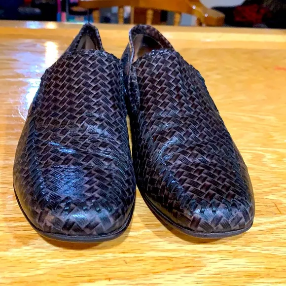 GENTLY USED BROOKS BROTHERS SIZE 10 SLIP ON LOAFER
