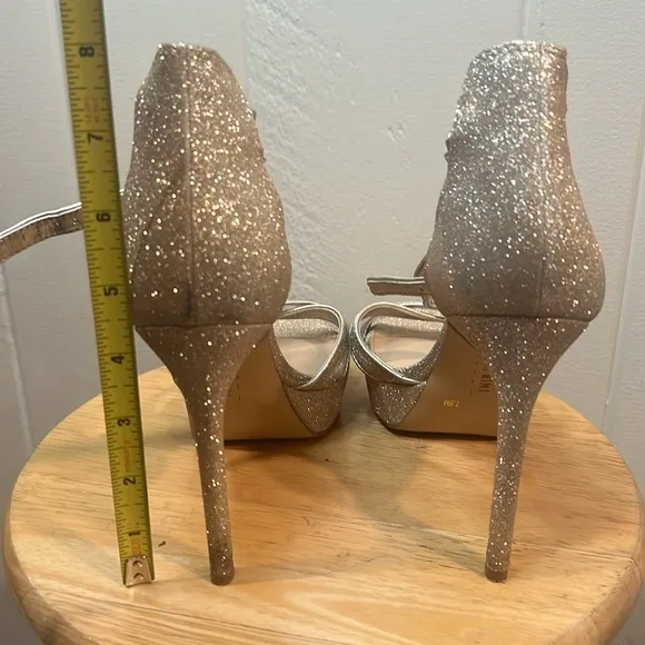 Gianni Bini Corielle Glitter Ankle Strap Strappy Platform Sandals Gold
