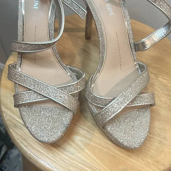 Gianni Bini Corielle Glitter Ankle Strap Strappy Platform Sandals Gold