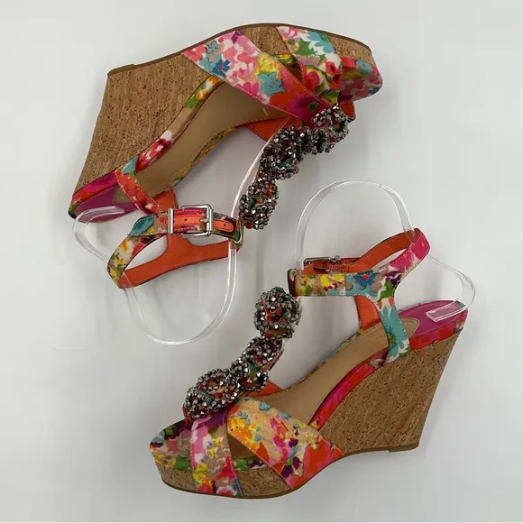 Gianni Bini EUC Floral Embellished Cork Wedge Sandals Metallic Ruffles Size 9 M
