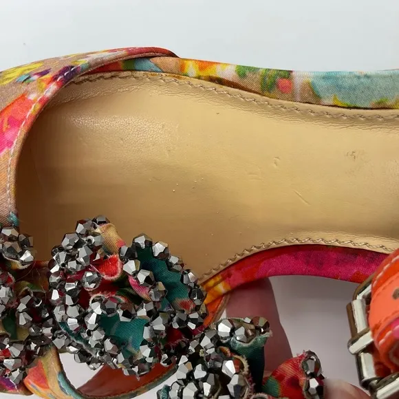 Gianni Bini EUC Floral Embellished Cork Wedge Sandals Metallic Ruffles Size 9 M