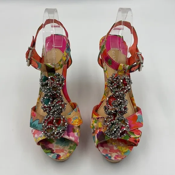 Gianni Bini EUC Floral Embellished Cork Wedge Sandals Metallic Ruffles Size 9 M