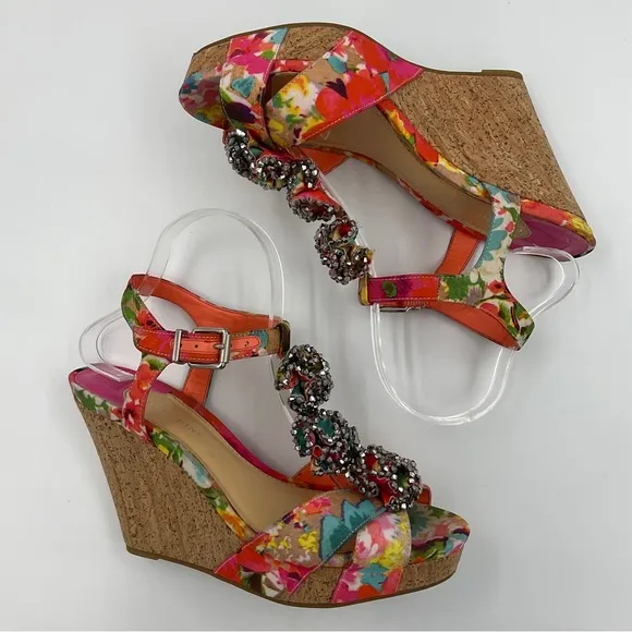 Gianni Bini EUC Floral Embellished Cork Wedge Sandals Metallic Ruffles Size 9 M