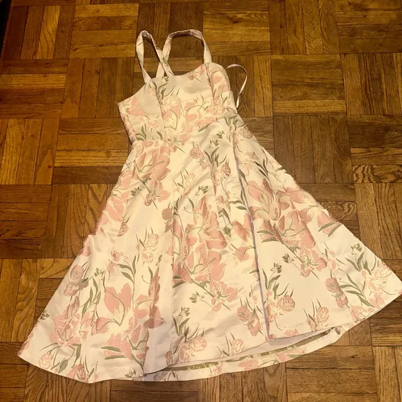 Gianni Bini Floral Spring Dress with Pockets Size 4 White and Pink