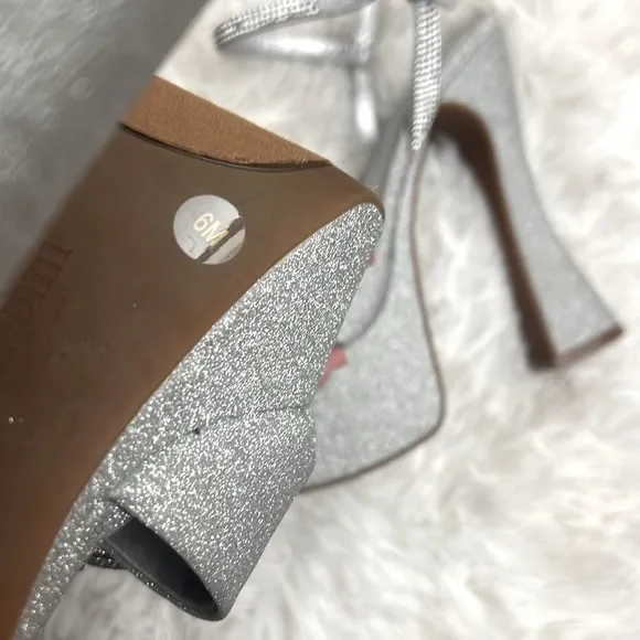 GIANNI BINI NEW DEMPSEYGLITTER RHINESTONE BOW PLATFORM DRESS SANDAL Size 6
