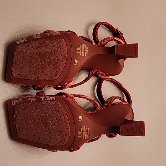Gianni Bini Novah Velvet Square Toe Wedge Sandals 7.5M