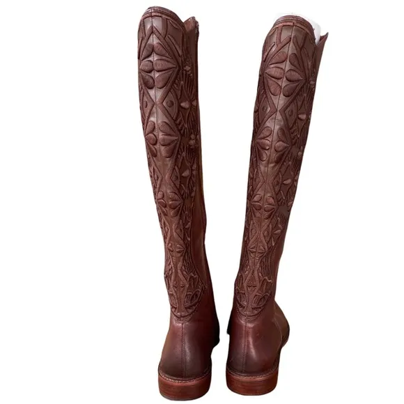 Gianni Bini NWT embroidered tall brown riding boots size 6