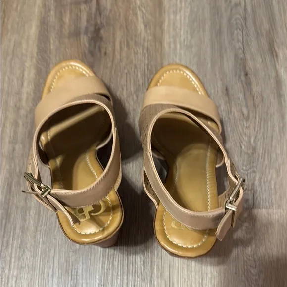 Gianni Bini Tan Platform Wedge Sandals SOO-GOOD