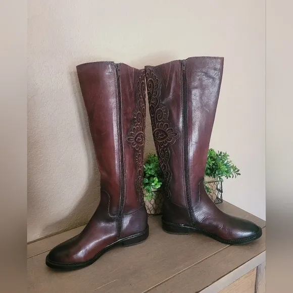 Gianni Bini Valla Embroidered Riding Boots size 5.5