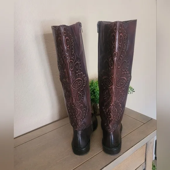 Gianni Bini Valla Embroidered Riding Boots size 5.5