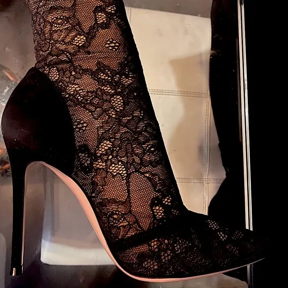 Gianvito Rossi Lace Stretch Ankle Mesh Sock Booties 👠😍