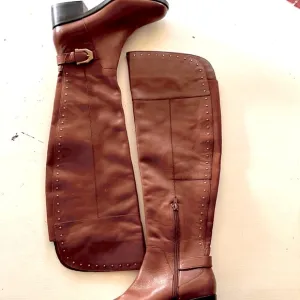 Gibson Latimer tall brown leather boots, size 6.