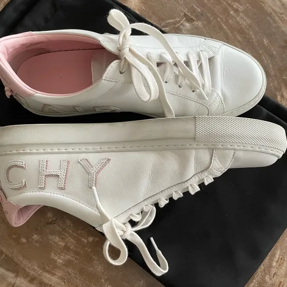 Givenchy Urban Street Logo Women's White and Pink Sneakers