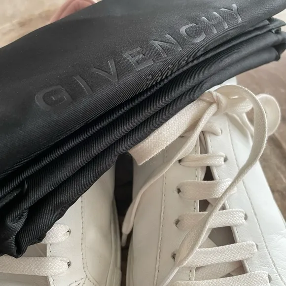 Givenchy Urban Street Logo Women's White and Pink Sneakers