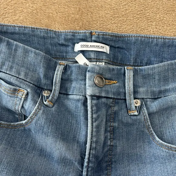 Good American Good Legs Crop Jean