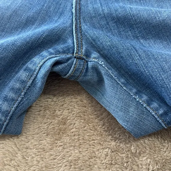Good American Good Legs Crop Jean
