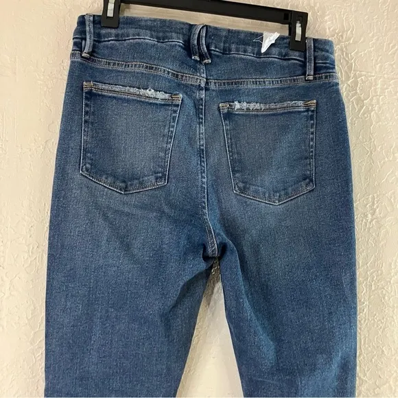 Good American Good Legs High Rise Cigarette Jeans in Blue 842