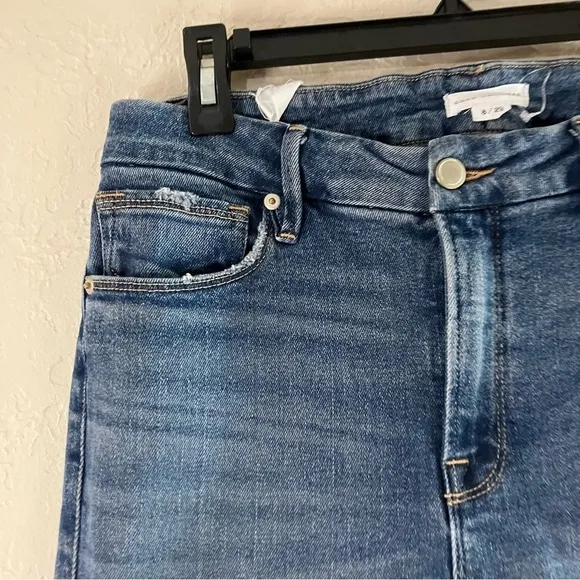 Good American Good Legs High Rise Cigarette Jeans in Blue 842