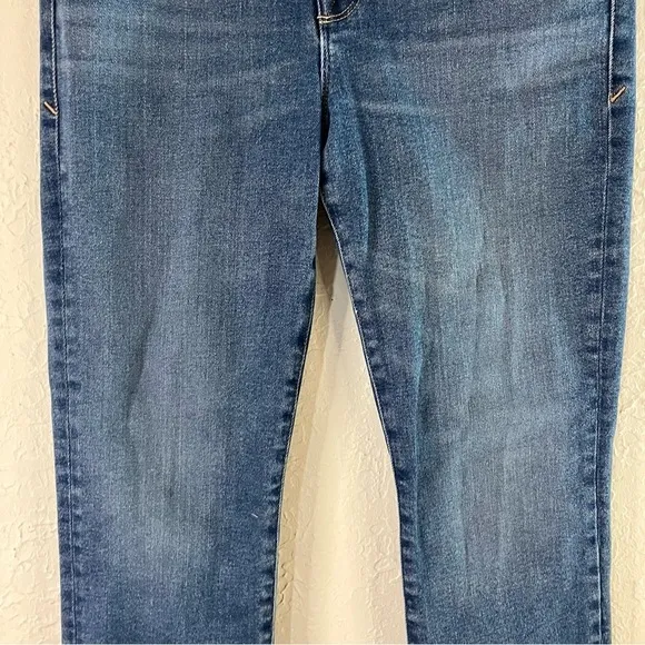 Good American Good Legs High Rise Cigarette Jeans in Blue 842