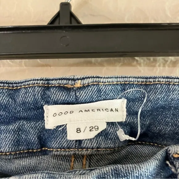 Good American Good Legs High Rise Cigarette Jeans in Blue 842