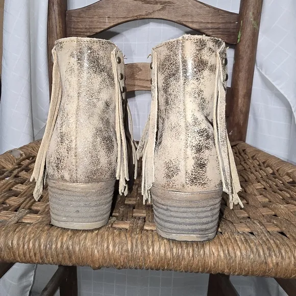 Gorgeous‎ Womens Circle G Distressed Leather fringe Boots 6.5