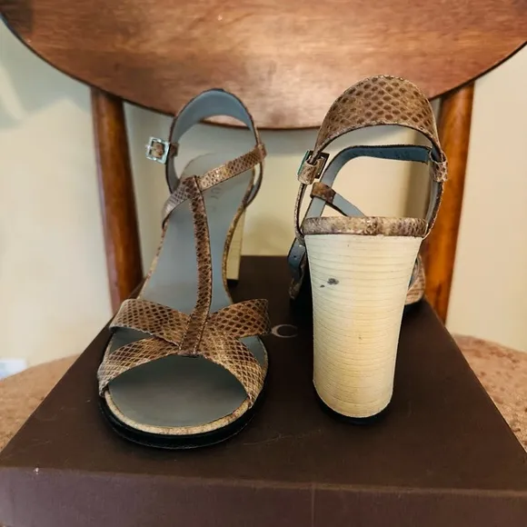 Gucci Brown Strappy Sandals