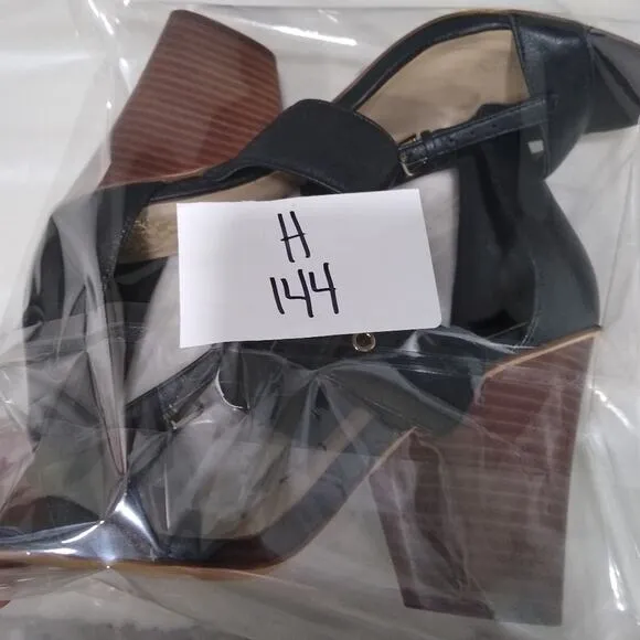 🎉[H144] Vince Camuto Black Leather Strappy Buckle Block Heel Sandals, Size 9
