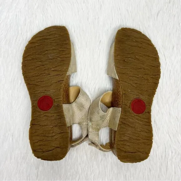 HAFLINGER / metallic gold strappy comfort sandals / 38 (US size 7)