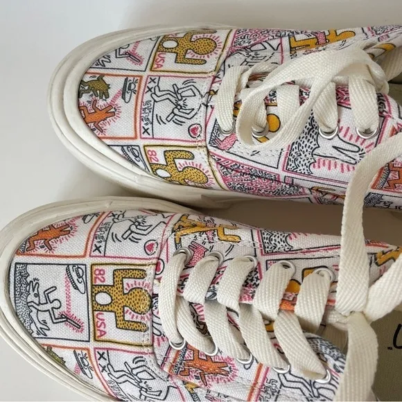 H&amp;M Men’s Keith Haring Limited Edition Pattern White Canvas Sneakers Graphic 8.5