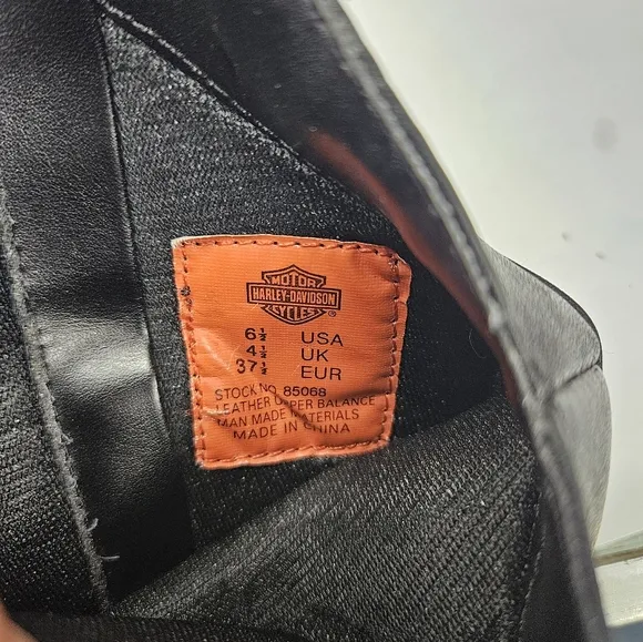 Harley Davidson size 6 1/2 heeled riding boots.
