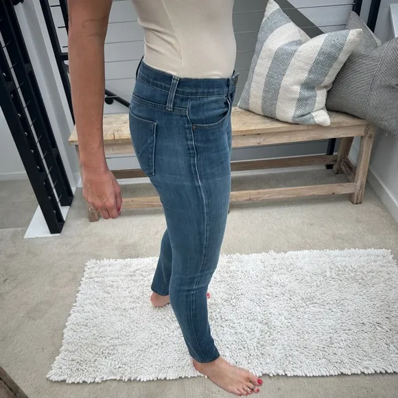 Hudson Jeans blue denim pants low rise straight leg skinny fit classic trendy 27